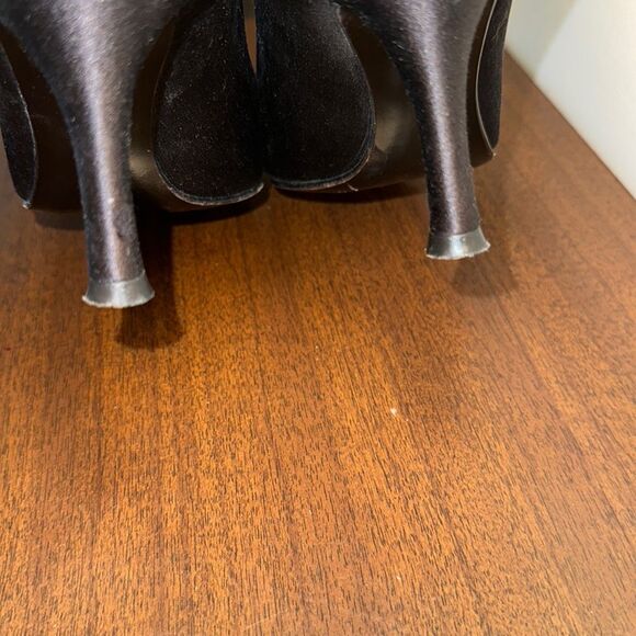 Stuart Weitzman Black Gigi Ritz Peep Toe Heels, Size 8 - Picture 10 of 12